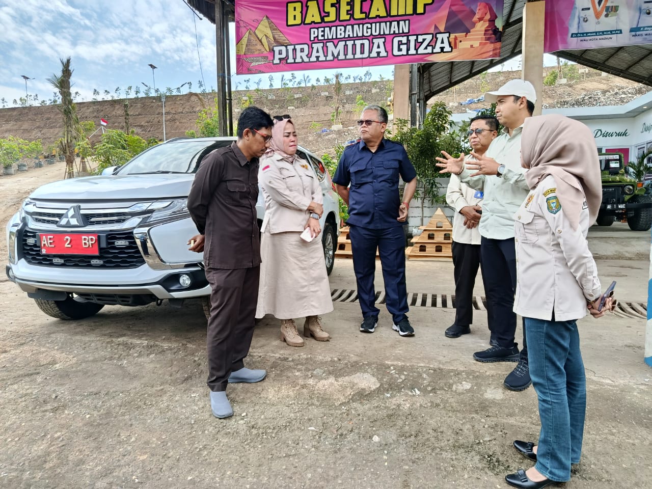 Komisi III DPRD Kota Madiun ditemui Wakil Wali Kota Madiun F. Bagus Panuntun saat sidak di TPA Winongo, Selasa (8/7/2025).