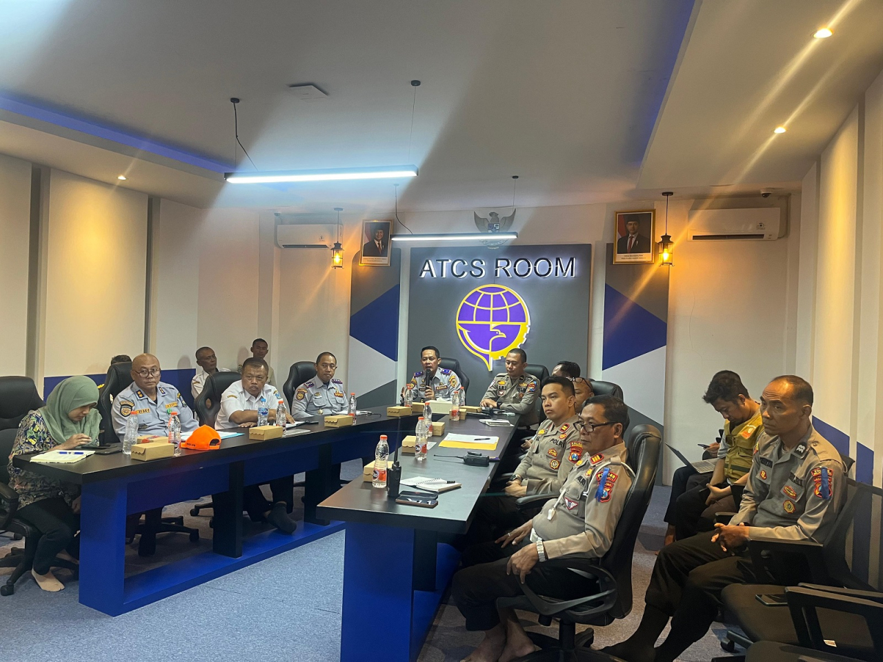 Rapat koordinasi Forum Lalu Lintas Angkutan Jalan (LLAJ) Kabupaten Mojokerto Tahun 2025 di ruang ATCS Pasopati DPRKP2, Rabu (16/7/2025). SP/Dwy AS