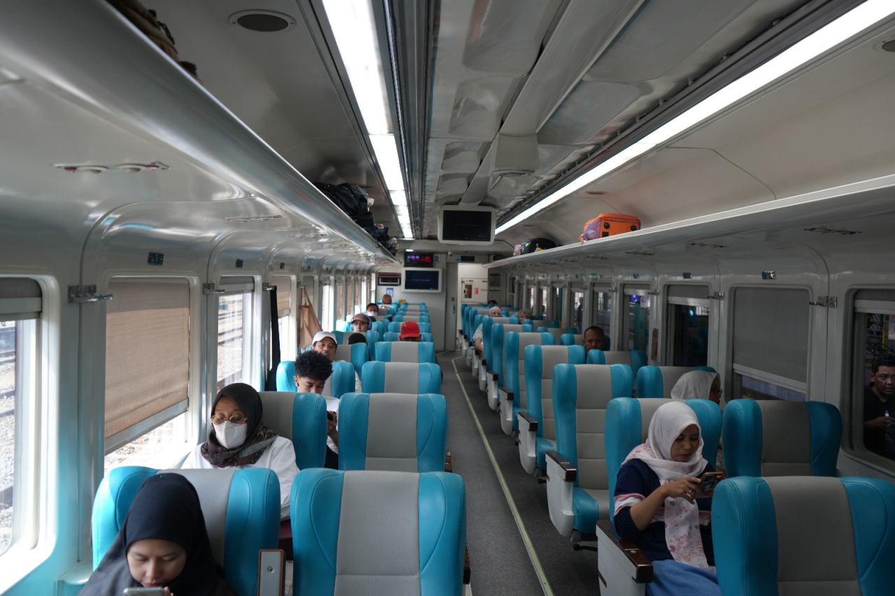 Situasi di dalam kereta api. SP/Lestariono