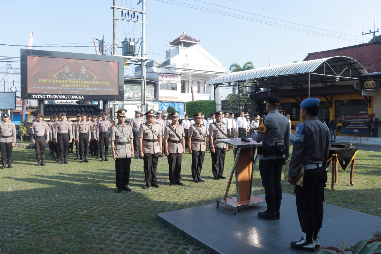 Sertijab yang digelar di halaman Polres Blitar Kota. SP/Lestariono