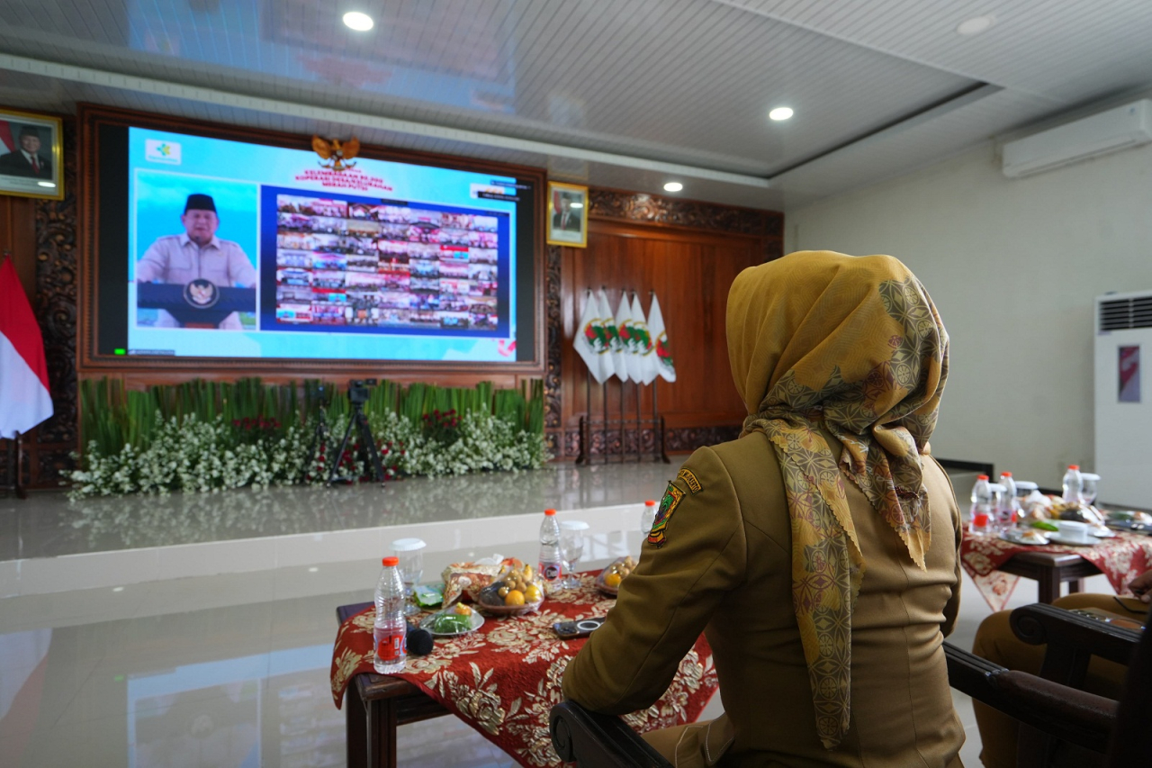 Wali Kota Mojokerto saat mengikuti peresmian koperasi merah putih. SP/Dwy AS