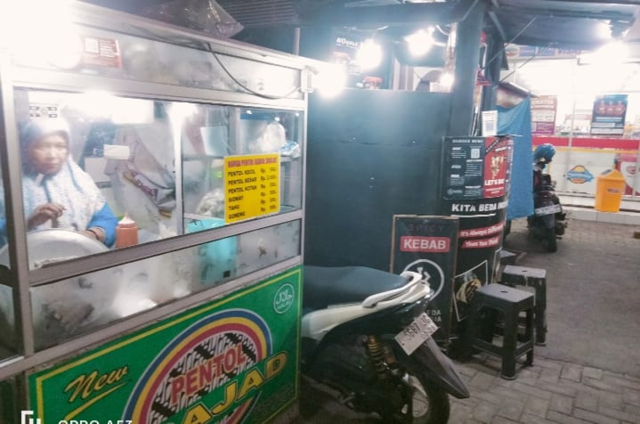 Usaha Pentol Drajad Mahmudah (44). SP/ HIKMAH