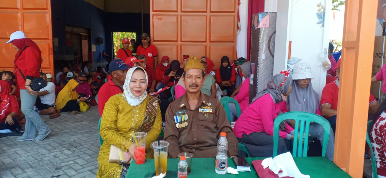 Jalan sehat HUT RI ke 80 desa Sugihwaras. SP/ HIKMAH