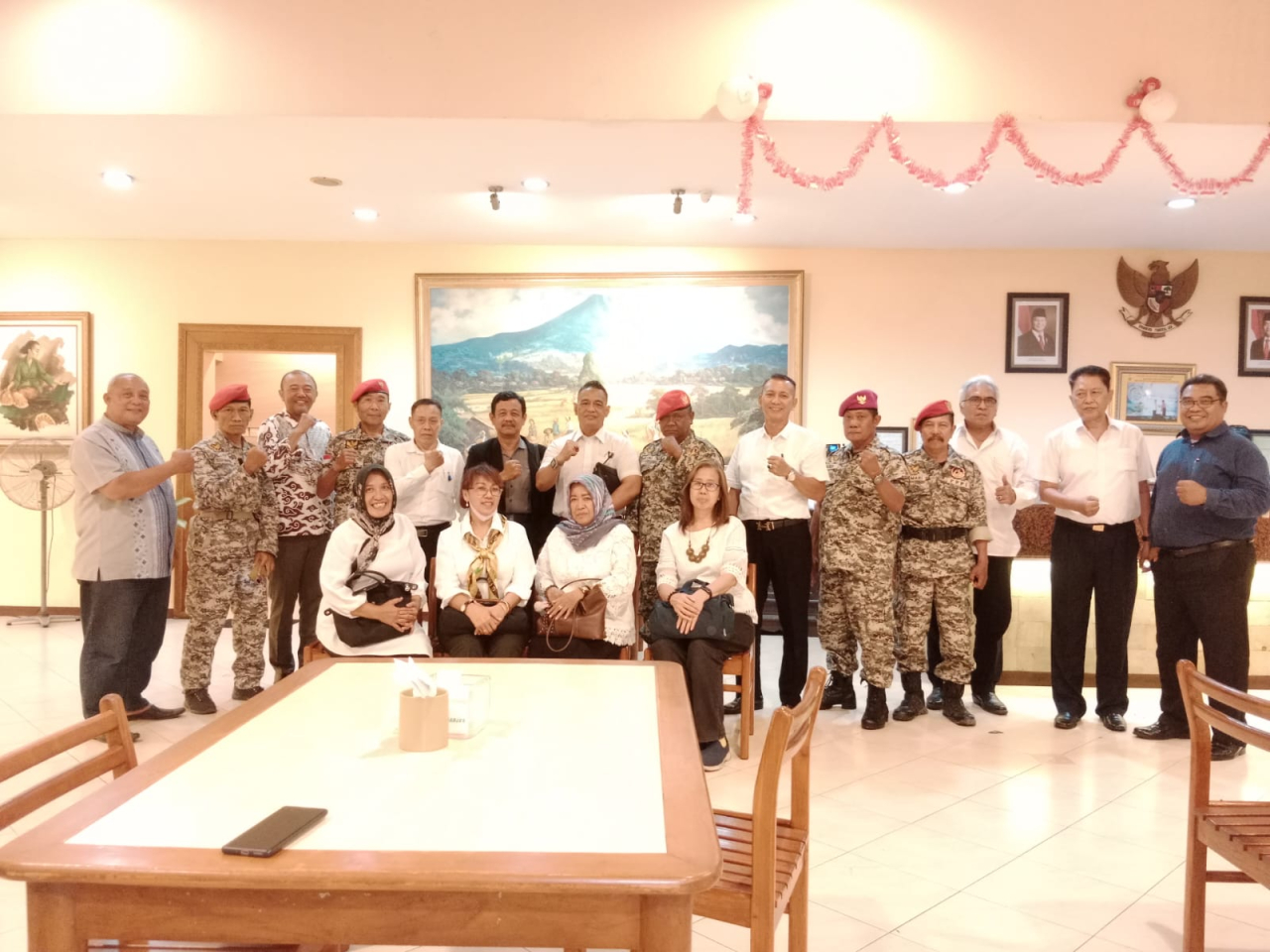 Kol (Pur) Rohmat Sunhaji dengan didampingi pengacaranya yang tergabung pada Divisi Hukum FPPI Pusat dan FPPI Jawa Timur.