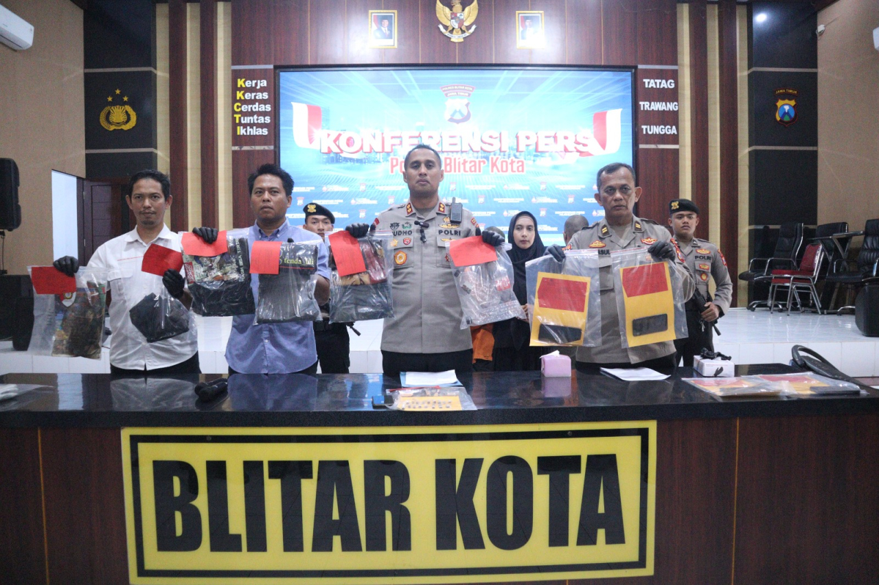 Polres Blitar Kota saat merilis kasus penganiayaan hingga mengakibatkan korban tewas. SP/Lestariono