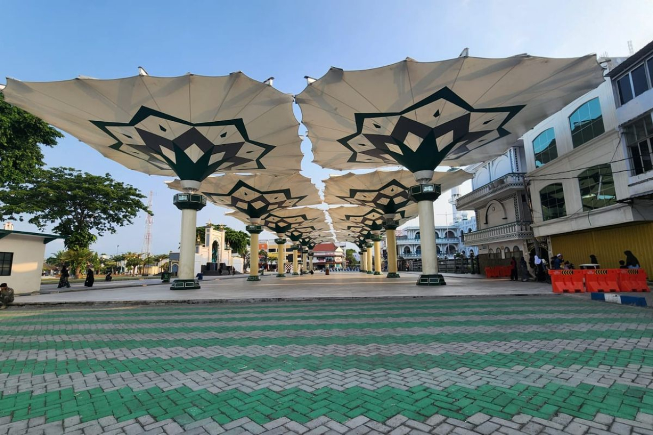Payung Madinah di kawasan Alun-Alun Kota Pasuruan. SP/ PSR