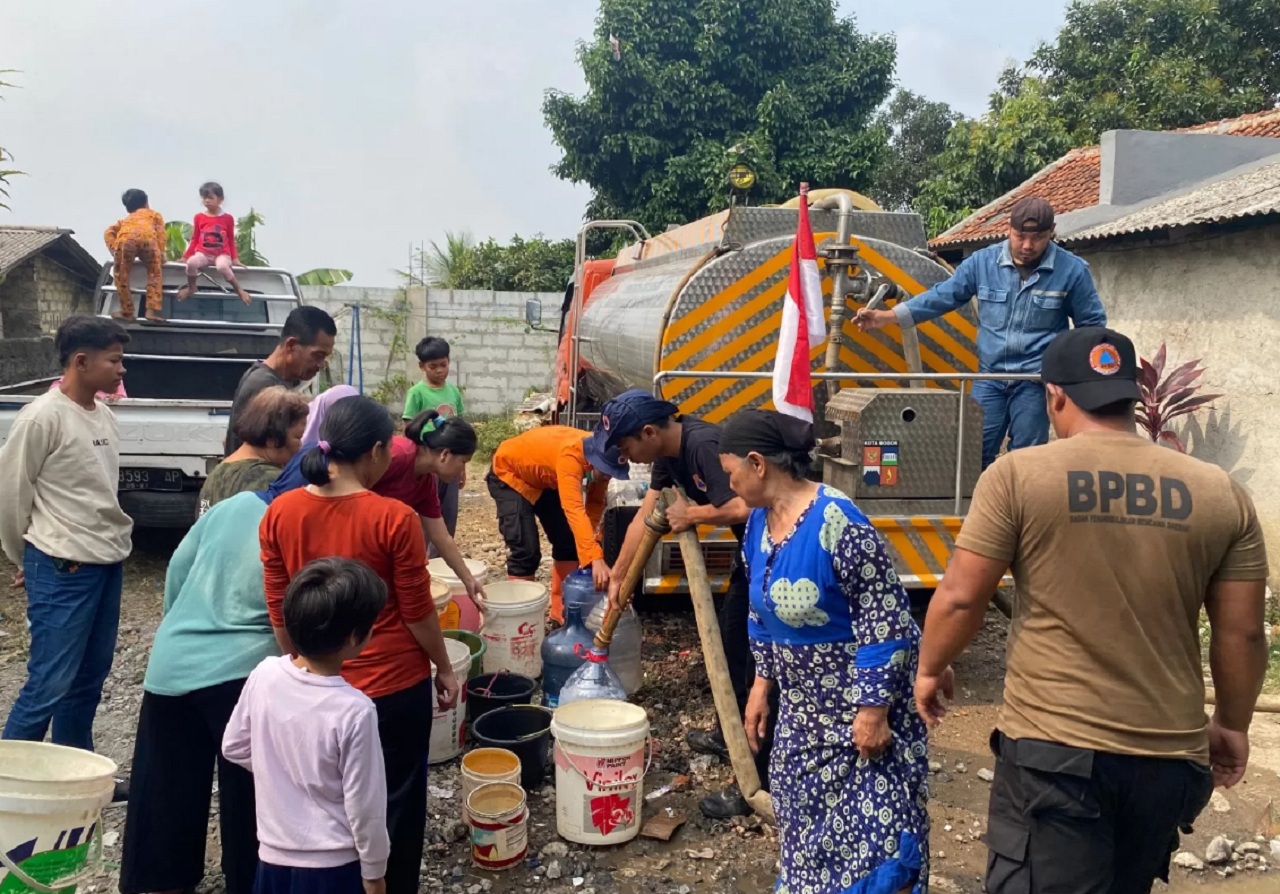 Badan Penanggulangan Bencana Daerah (BPBD) Kabupaten Probolinggo telah melakukan distribusi air bersih di sejumlah wilayah yang mengalami kekeringan. SP/ PRB