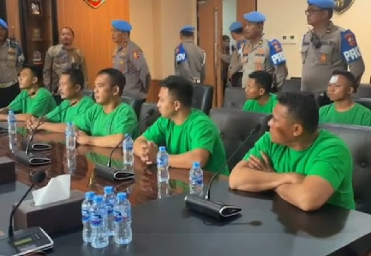 Pemeriksaan 7 anggota Brimob oleh Bid Propam Polda Metro Jaya dan Div. Propam Polri disiarkan secara langsung dan terbuka kepada publik melalui akun resmi media sosial Propam Polri.