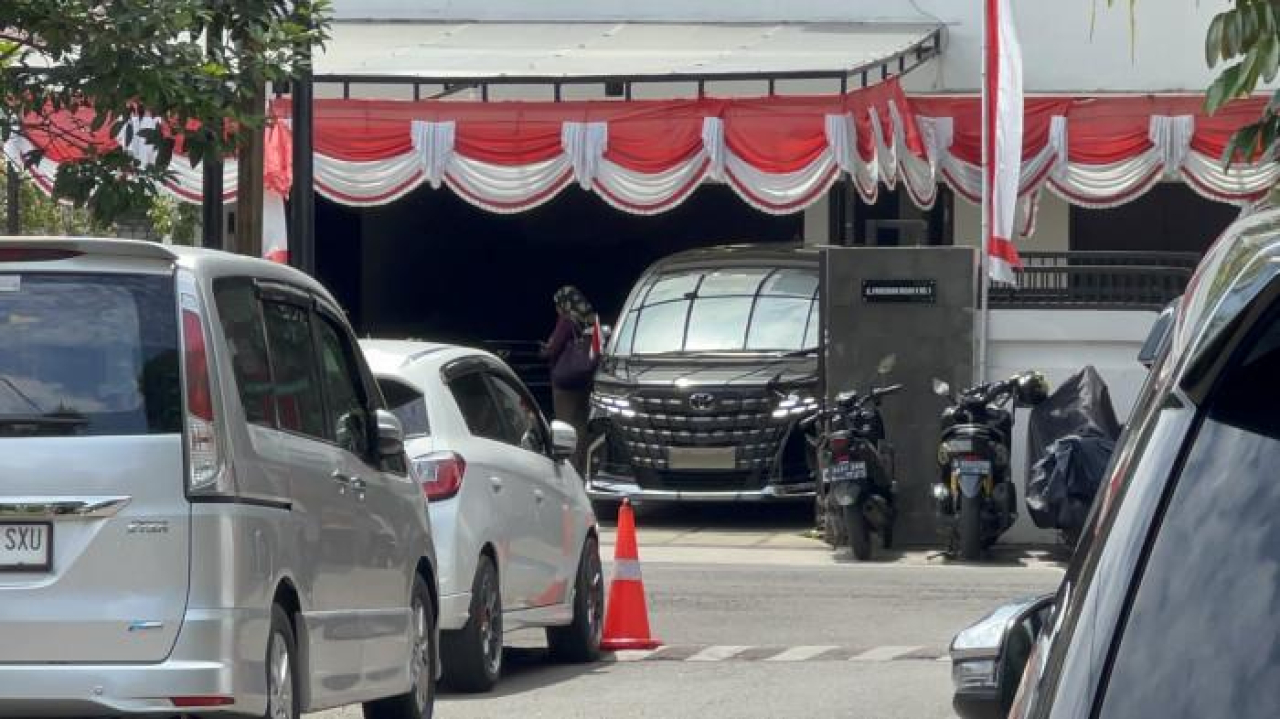 Rumah dinas Eks Wamenaker Noel, saat digeledah oleh KPK.