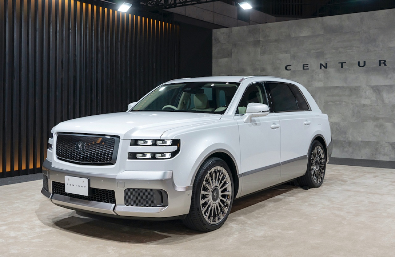 Toyota Century PHEV. SP/ JKT