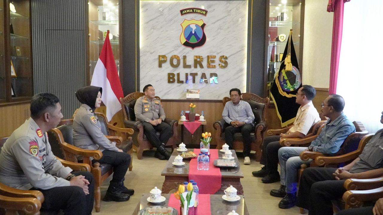 Polres Blitar saat menggelar audiensi dengan petani dari empat daerah. SP/Lestariono