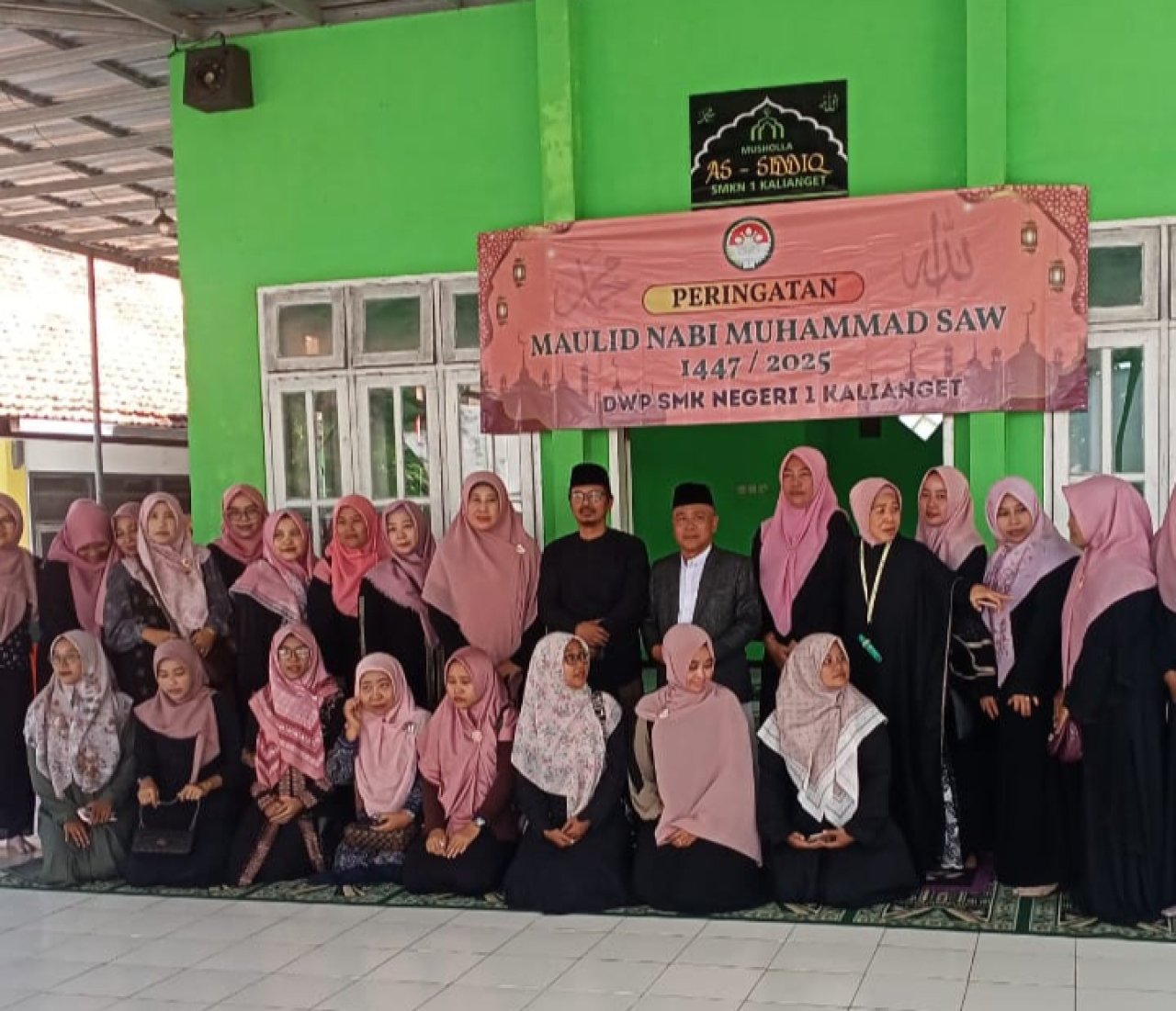 Kegiatan Bersama acara Maulid Nabi di SMKN I Kalianget Kab. Sumenep.
