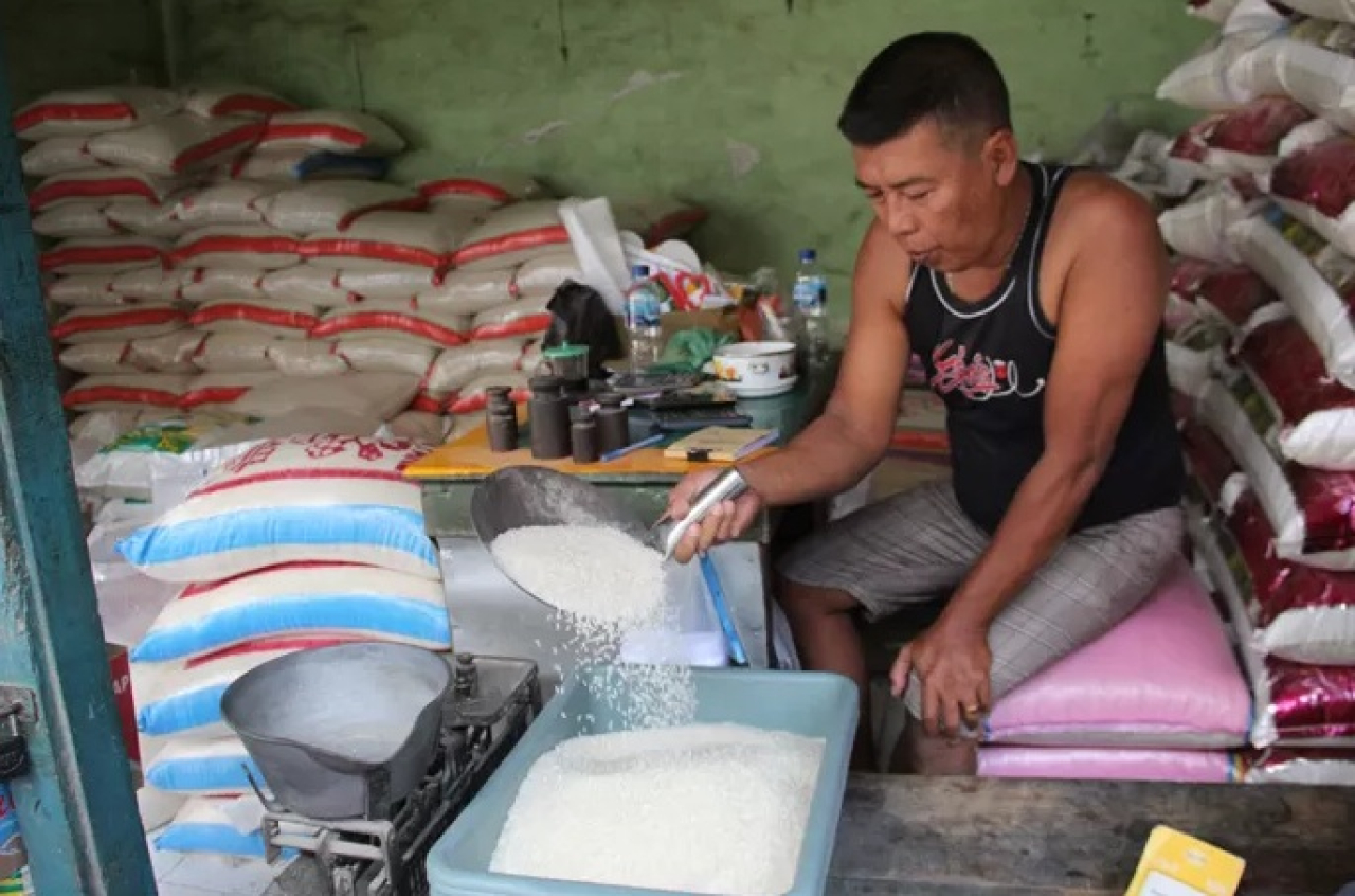 Ilustrasi. Penjual beras jenis premium di Jombang, Jawa Timur. SP/ JBG