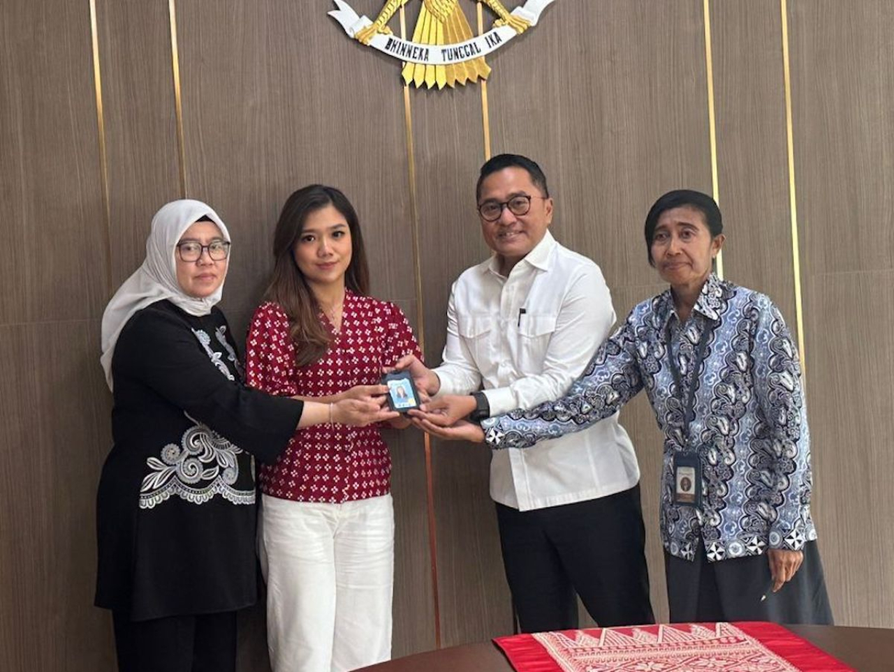 Pihak Istana telah mengembalikan ID Card Jurnalis CNN Indonesia Diana Valencia.