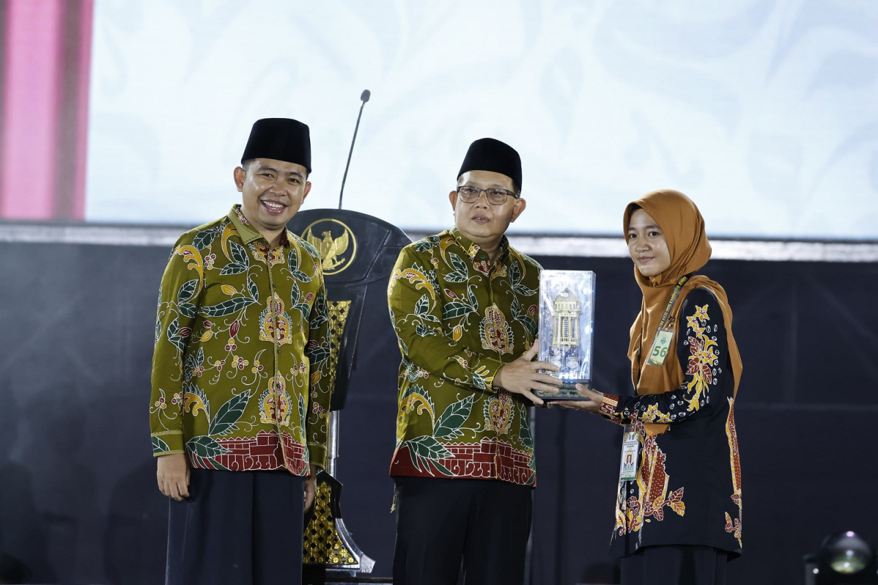 Bupati Jember M Fawait saat penutupan Musabaqah Tilawatil Qur’an (MTQ) XXXI Tingkat Provinsi Jawa Timur di Jember Sport Garden, Jumat 19/9/2025.