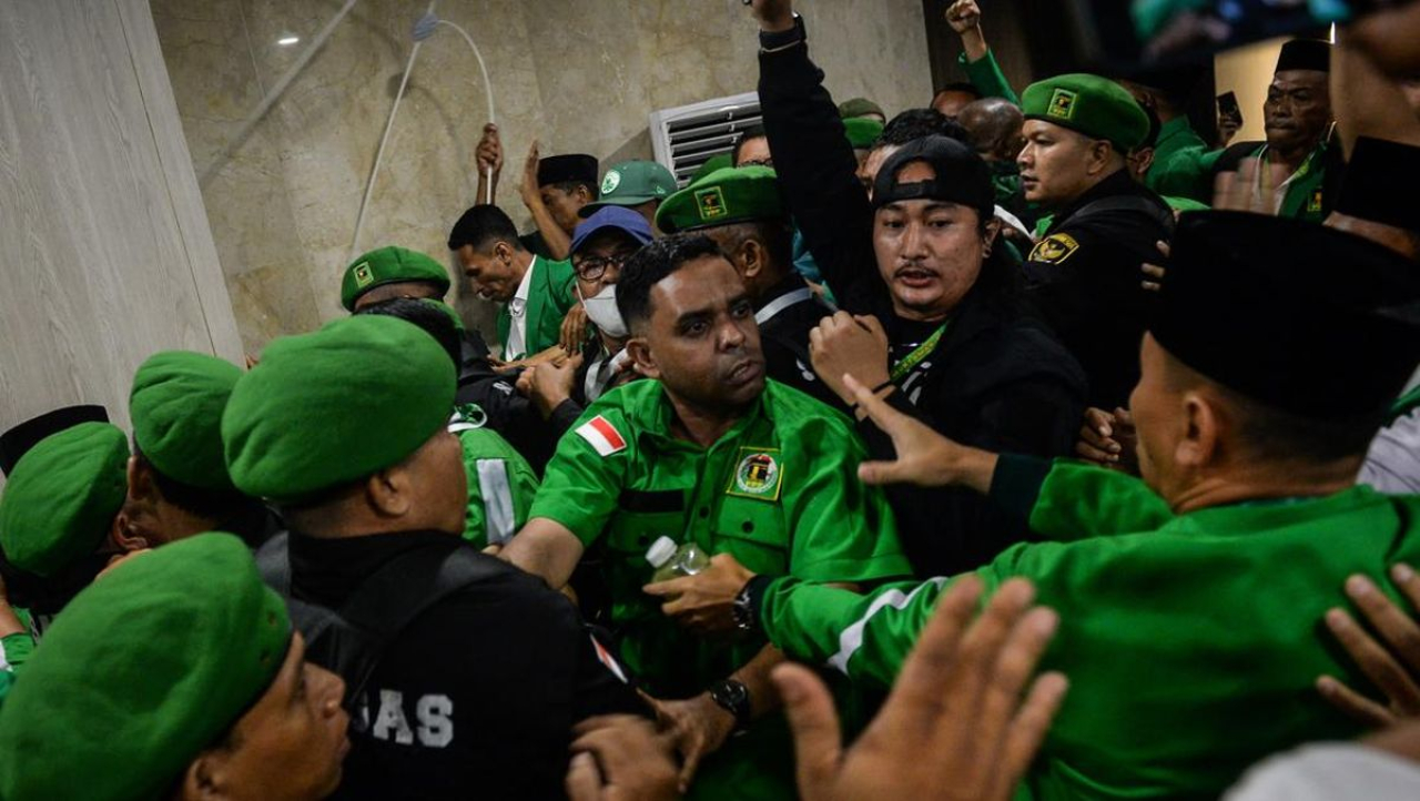 Pembukaan Muktamar ke-10 Partai Persatuan Pembangunan (PPP) di Jakarta, Sabtu (27/9/2025), diwarnai kericuhan. Sejumlah kader PPP sempat bersitegang usai acara resmi dibuka.