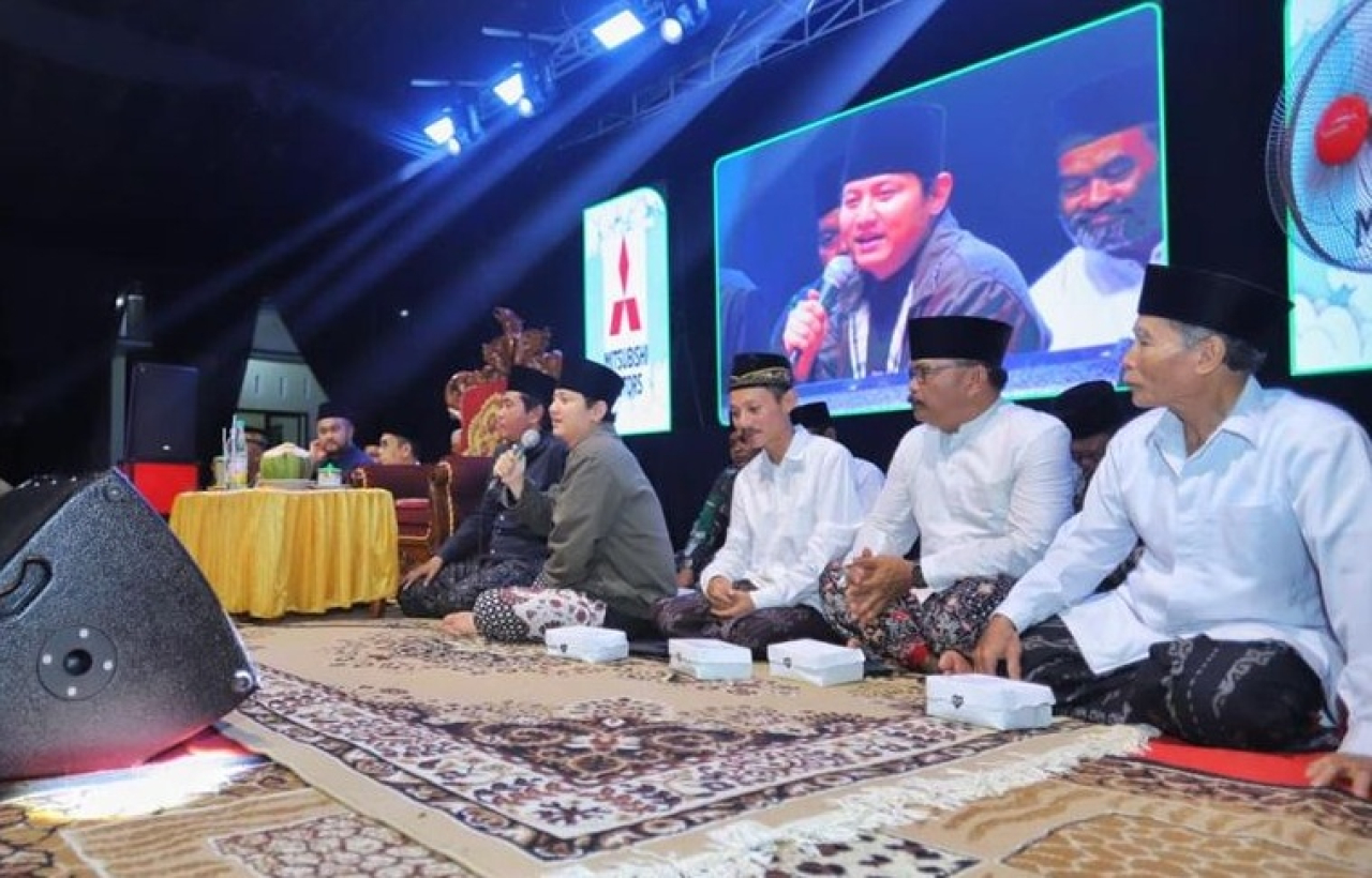Bupati Trenggalek Mochamad Nur Arifin saat menghadiri pengajian dalam rangka peringatan Maulid Nabi Muhammad SAW. SP/ TRG