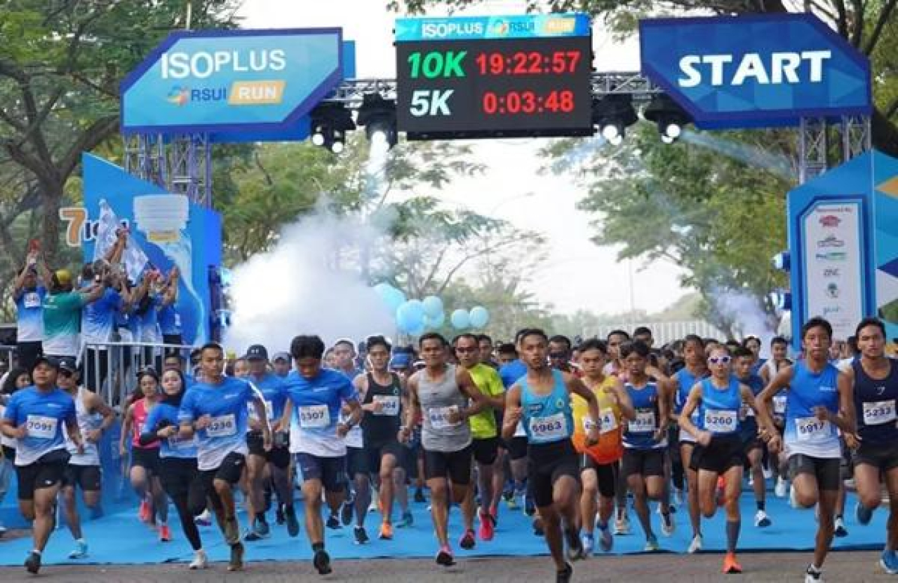 event running surabaya yang diikuti banyak peserta. sby-01/gfr