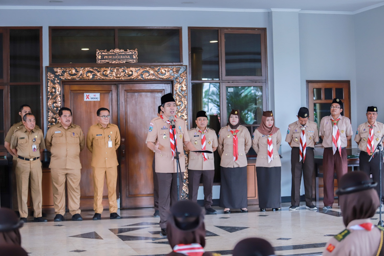 Bupati M Fawait melepas Peserta Penegak Pramuka dalam Giat ke Cuban Rondo Malang.