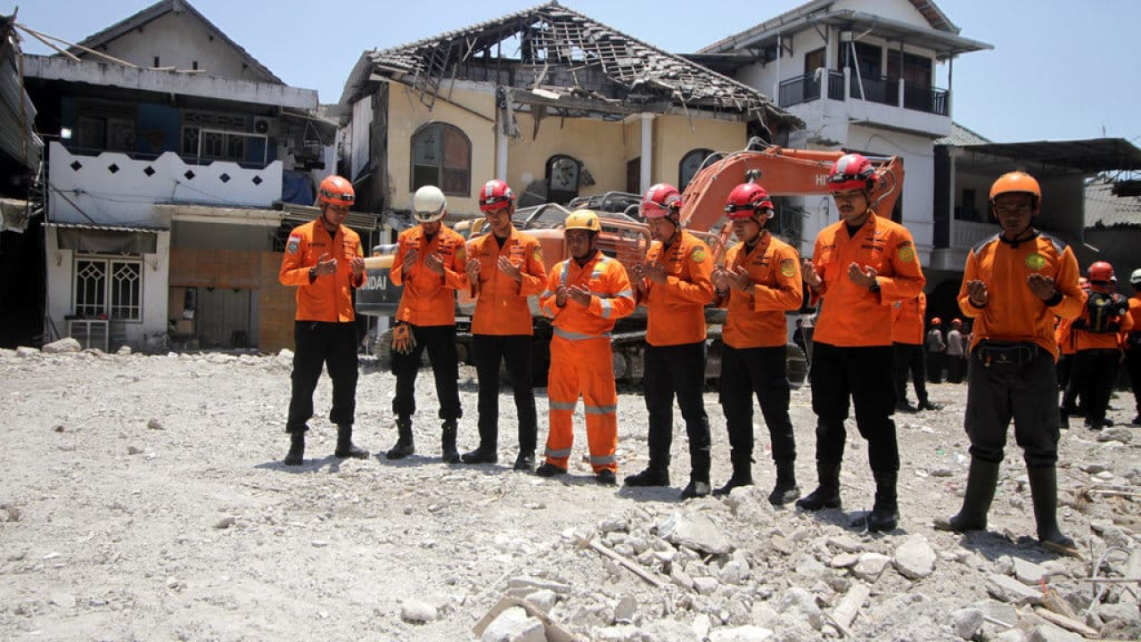 Operasi pencarian dan penyelamatan korban runtuhnya bangunan musala di Pondok Pesantren Al Khoziny, Sidoarjo, telah ditutup secara resmi pada Selasa (7/10/2025).
