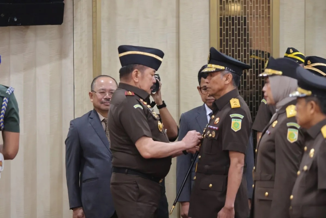 Jaksa Agung ST Burhanuddin, saat melantik 17 Kepala Kejaksaan Tinggi dan 20 pejabat Eselon II Kejagung.