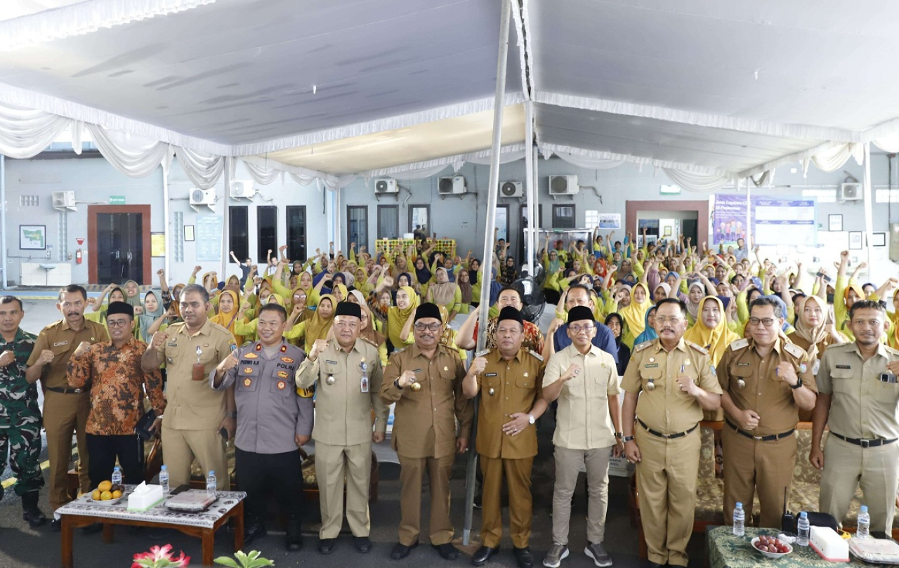 Kegiatan Bimbingan Teknis (Bimtek) K3 bersama buruh pabrik rokok Kabupaten Jombang, Jawa Timur. SP/ JBG