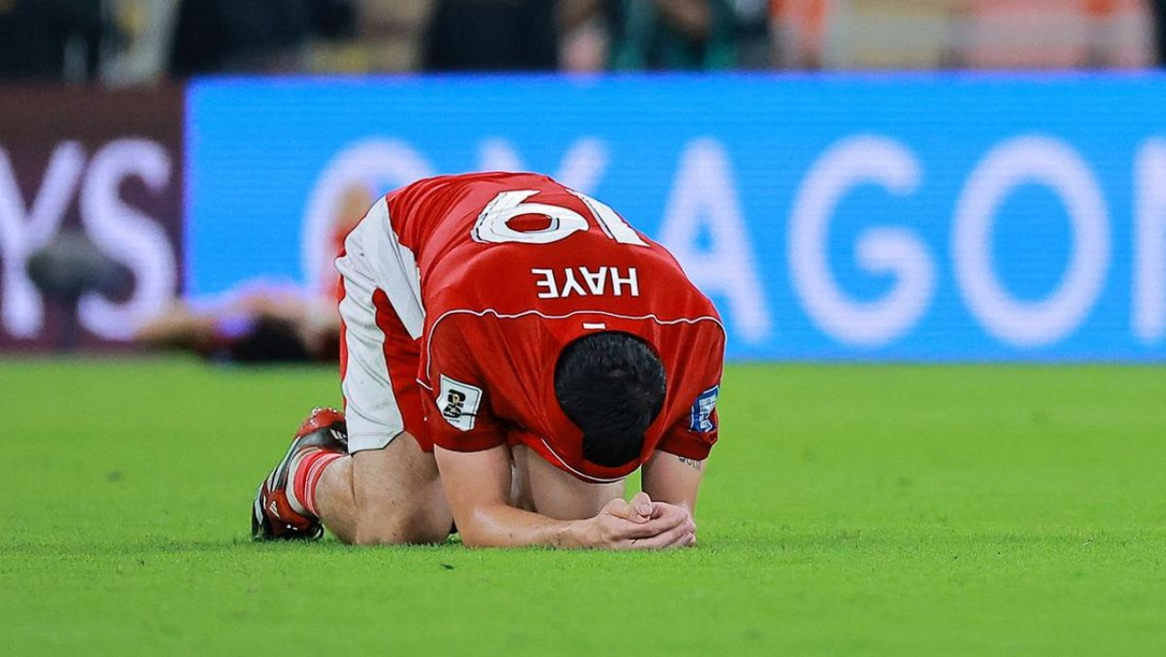 Thom Haye, pemain Timnas Indonesia terpukul usai kekalahan atas Irak, Minggu (12/10/2025) dinihari WIB.