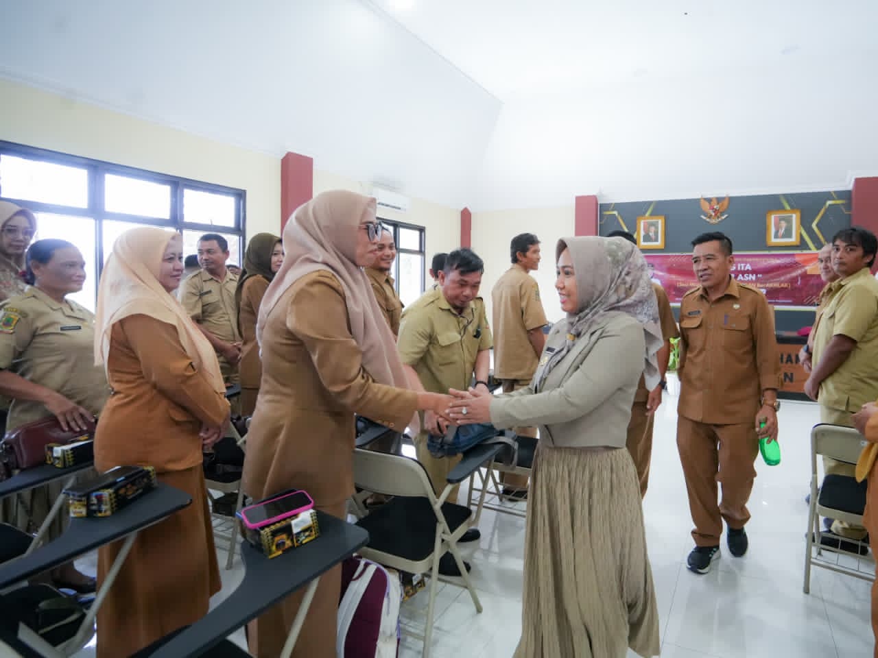 Coaching Manajemen Kepegawaian bertajuk “Ning Ita Sinar ASN” (Sesi Inspirasi dan Arahan ASN Ber-AKHLAK) untuk jajaran DLH dan Disporapar Kota Mojokerto. SP/ DWI
