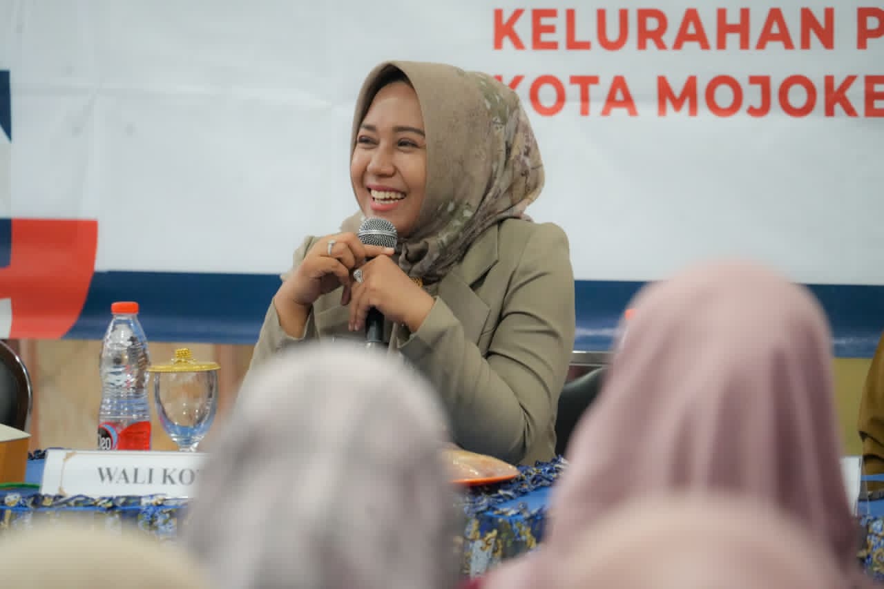 Ning Ita saat sosialisasi program STAR di Pendopo Kelurahan Prajurit Kulon. SP/ DWI