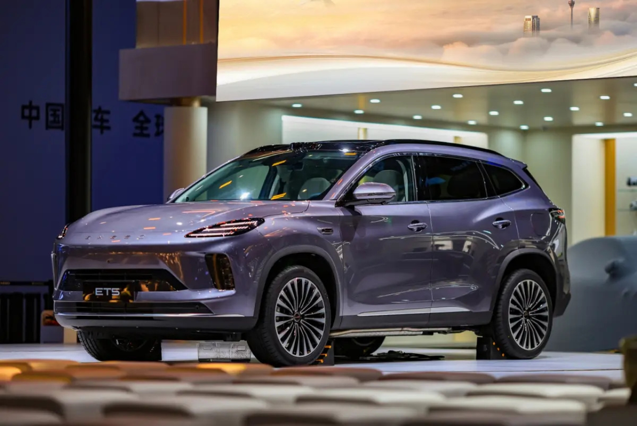 SUV Exeed ET5 diperkenalkan di pasar China
