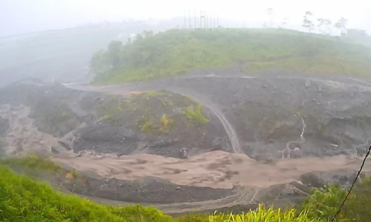 Penampakan fenomena banjir lahar Gunung Semeru di Desa Supiturang, Kecamatan Pronojiwo, Lumajang. SP/ LMJ