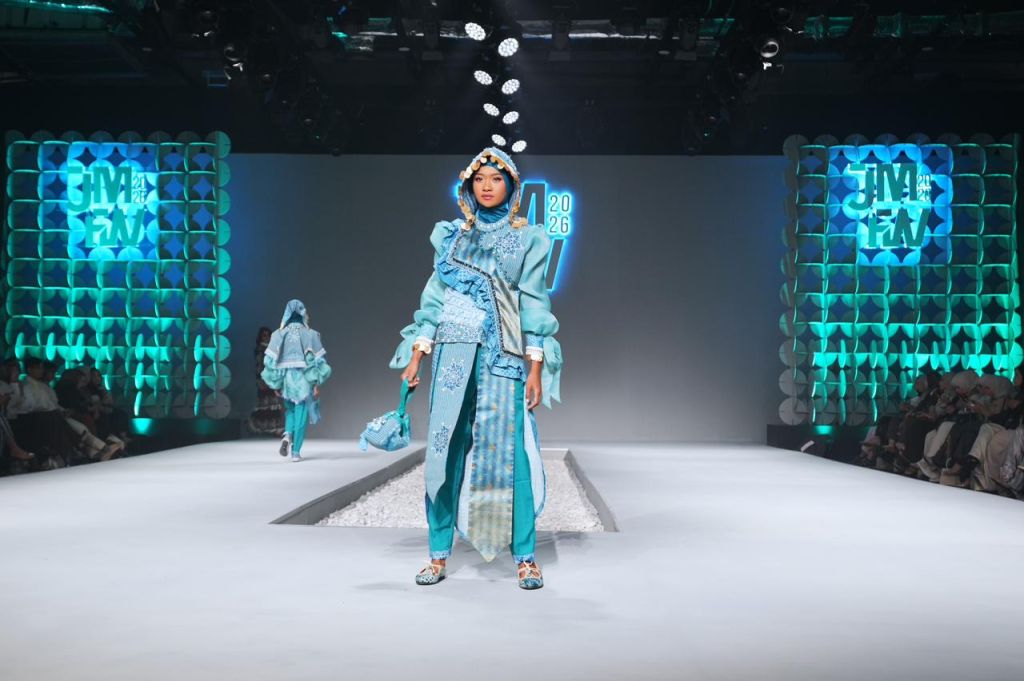 Batik Kota Mojokerto kembali tampil di gelaran JMFW 2026 dengan tampilan lebih segar dan modern
