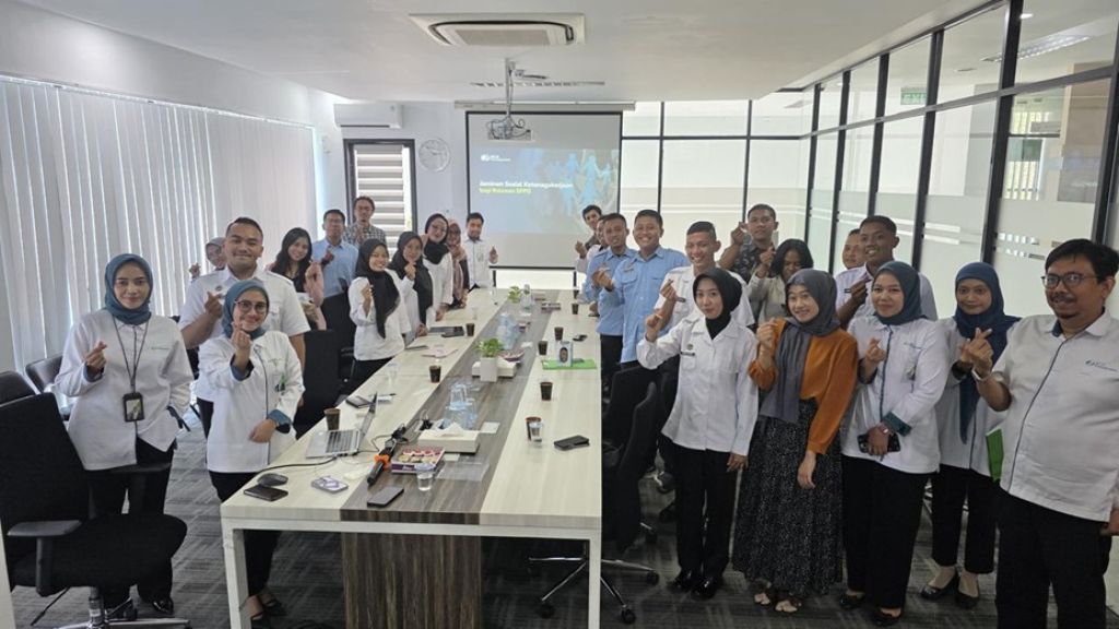 sosialisasi program manfaat jaminan sosial kepada seluruh Kepala Satuan Pelayanan Pemenuhan Gizi (SPPG) Kabupaten dan Kota Mojokerto,