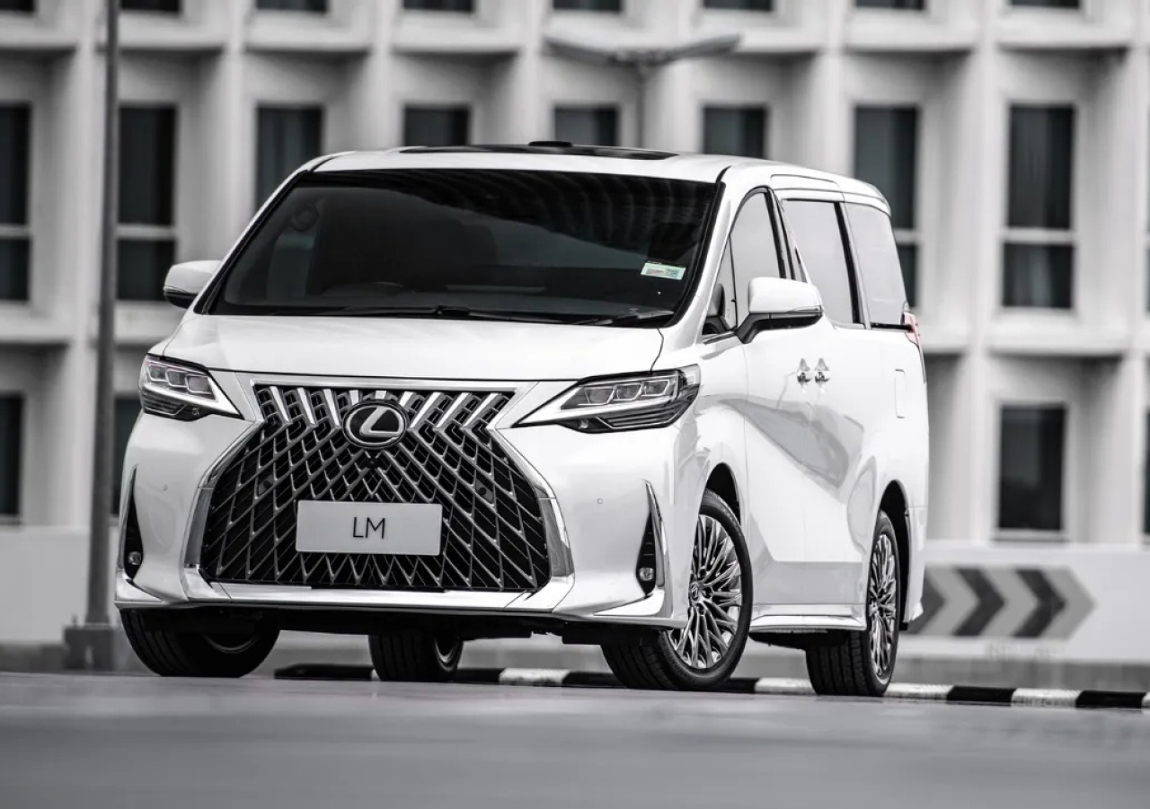 Lexus LM. SP/ JKT