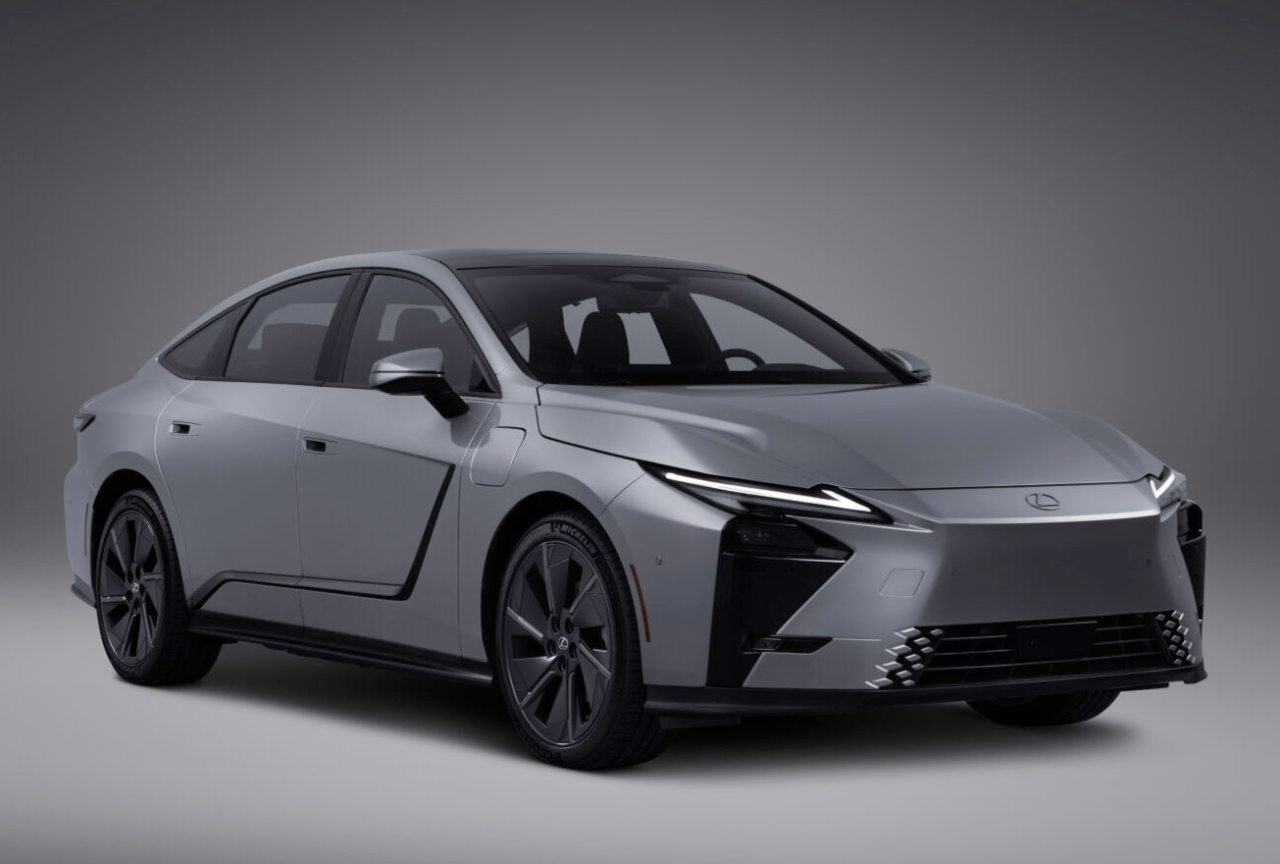 Lexus ES 2026 hadir varian listrik. SP/ JKT