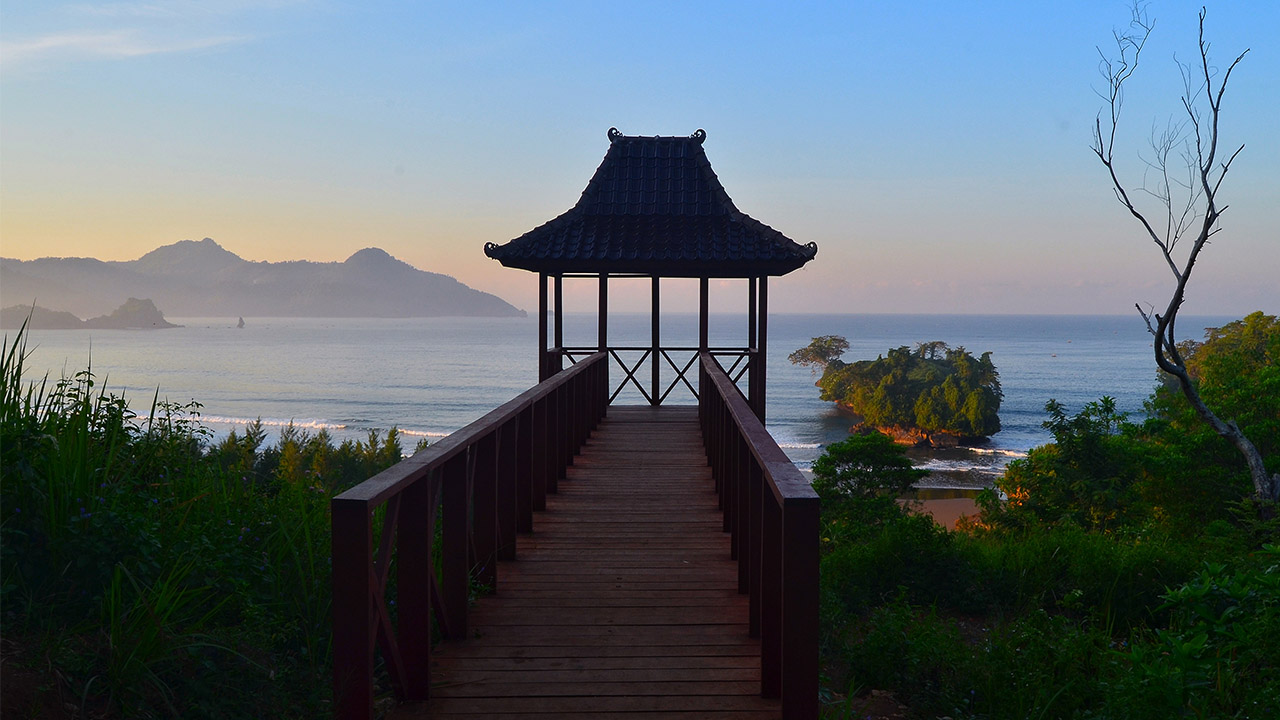 Pantai Pelang Trenggalek, Jawa Timur