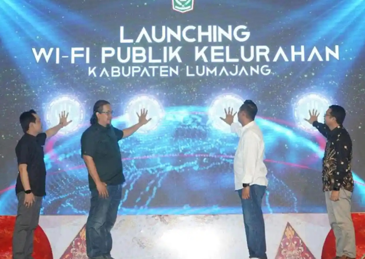 Peluncuran program Wi-Fi Publik gratis oleh Diskominfo Lumajang untuk memudahkan akses internet kepada masyarakat. SP/ LMJ
