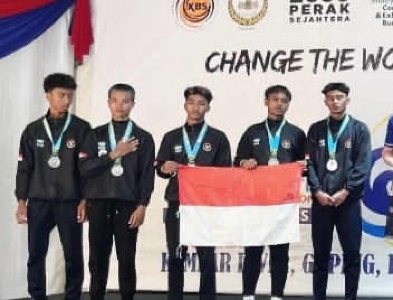 Tim arum jeram Indonesia U-19 meraih medali perak pada ajang World Rafting Championship (WRC) 2025 kategori Youth Men U-19. SP/Is
