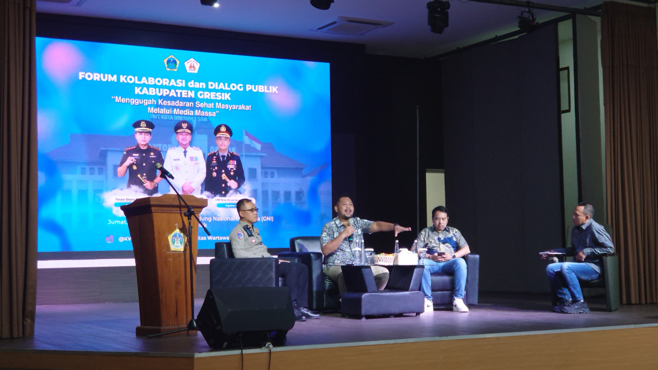 Bupati Gresik Fandi Akhmad Yani saat menghadiri Forum Kolaborasi dan Dialog Publik yang digelar Dinkes Gresik bersama Komunitas Wartawan Gresik (KWG) di Gedung Nasional Indonesia (GNI). SP/ MAIDID