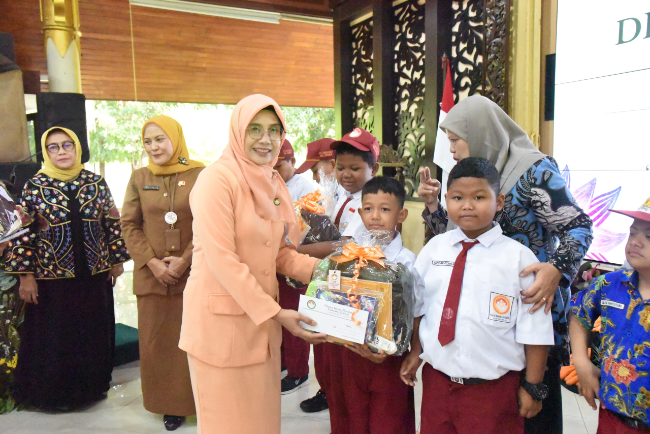 Dharma Wanita Persatuan (DWP) Kabupaten Sidoarjo teguhkan komitmen perempuan berdaya di Pendopo Delta Wibawa pada Selasa (09/12/2025) kemarin. SP/ HIKMAH