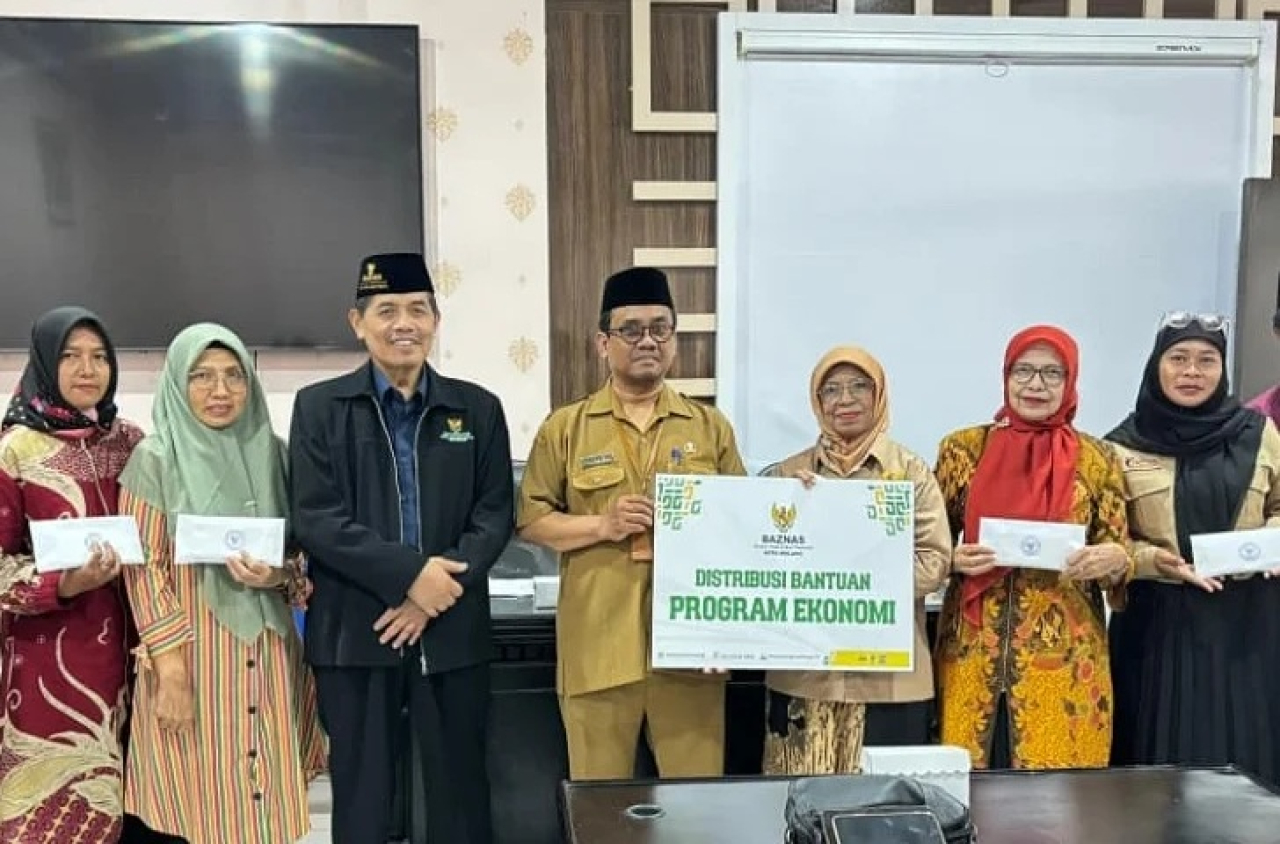 Penyaluran bantuan program ekonomi Baznas Kota Malang, Jawa Timur. SP/ MLG