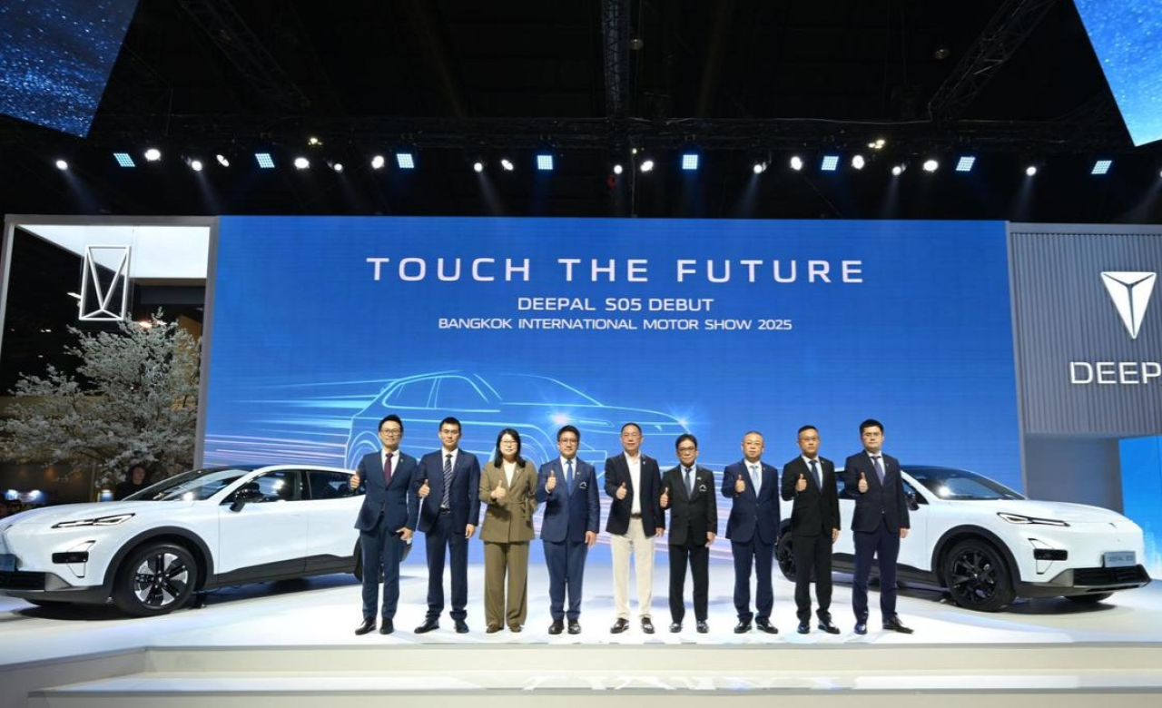 Changan pamerkan line-up kendaraan energi baru (NEV) yang mencakup model DEEPLA dan AVATR. SP/ JKT