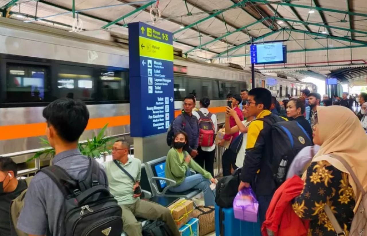 Ilustrasi. Lonjakan penumpang selama masa libur Natal 2025 dan Tahun Baru 2026 (Nataru). SP/ MDN