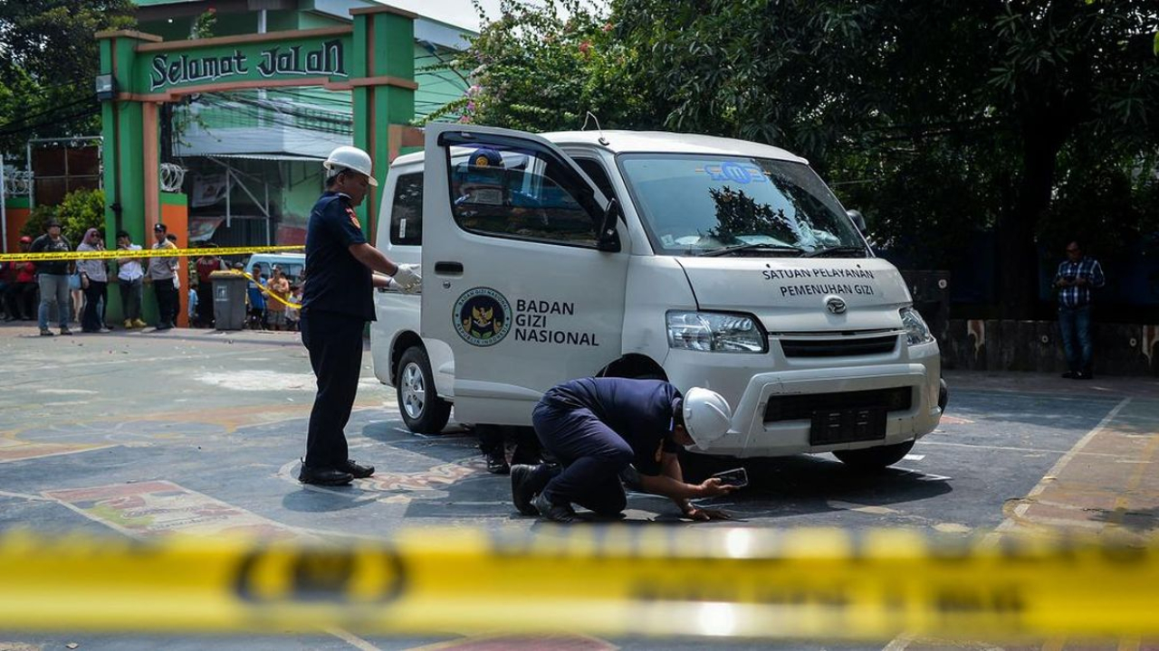 Insiden mobil pengangkut MBG yang menabrak siswa dan guru di SDN Kalibaru 01 Pagi, Cilincing, Jakarta, Kamis (11/12/2025) menyebabkan sekitar 21 orang terluka.