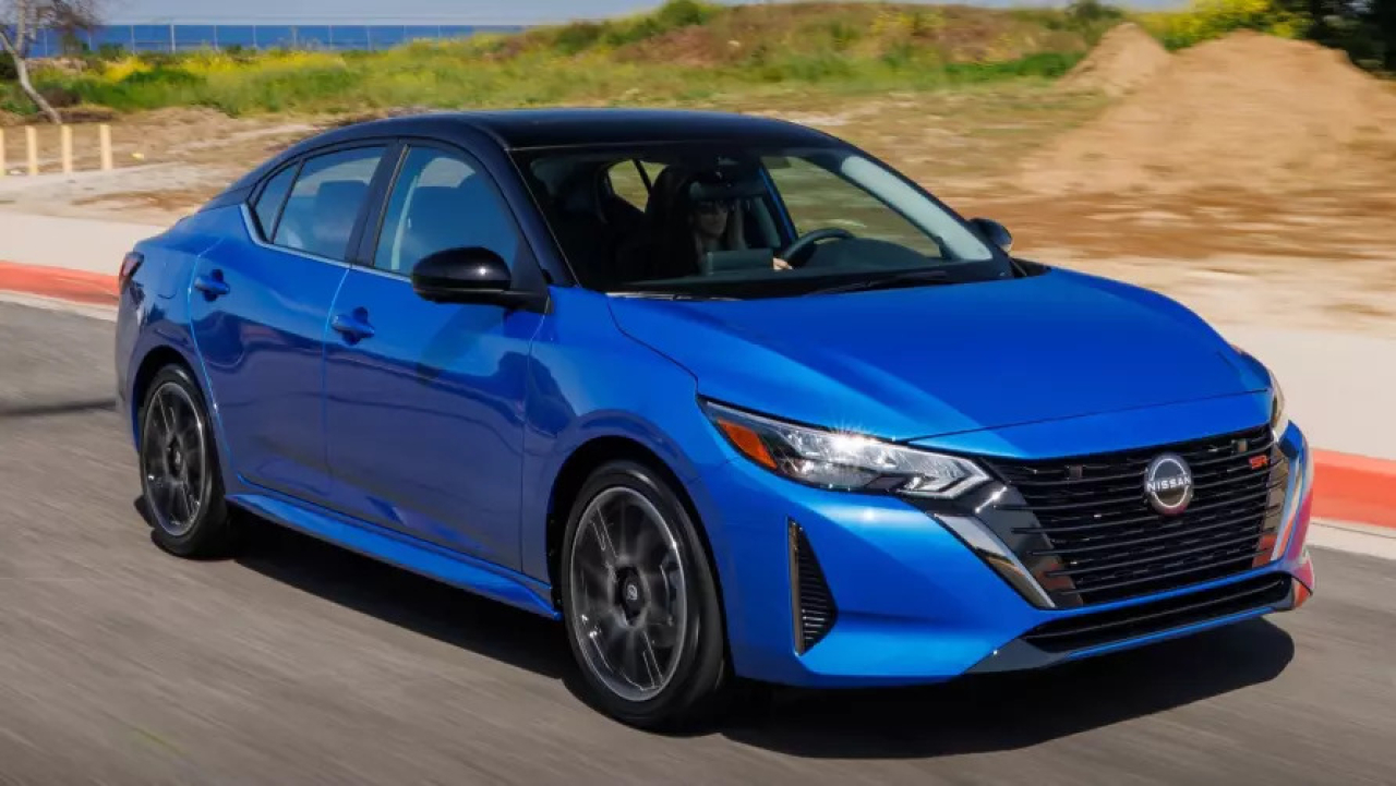 42 Ribu Nissan Sentra ditarik karena masalah kaca depan yang cacat prosuksi