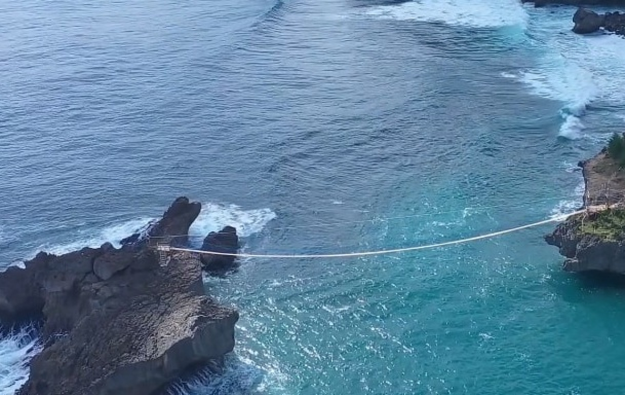 Pesona Pantai Watu Bale yang terletak di Desa Watu Bale, Kecamatan Donorojo, Kabupaten Pacitan, Jawa Timur. SP/ PCT