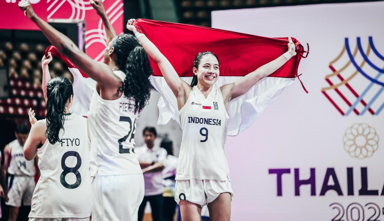 Timnas basket 3x3 putri Indonesia berhasil mengukir sejarah di SEA Games 2025. Untuk pertama kalinya Indonesia merebut medali emas. 