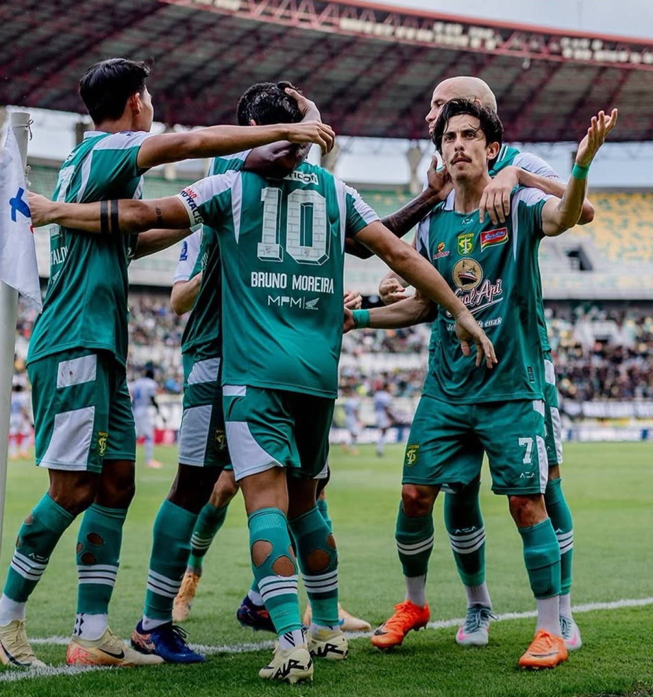 Persebaya Surabaya mengalahkan Persijap Jepara pada laga pekan delapan Super League 2025/26 di Stadion Gelora Bung Tomo, Minggu (28/12/2025).