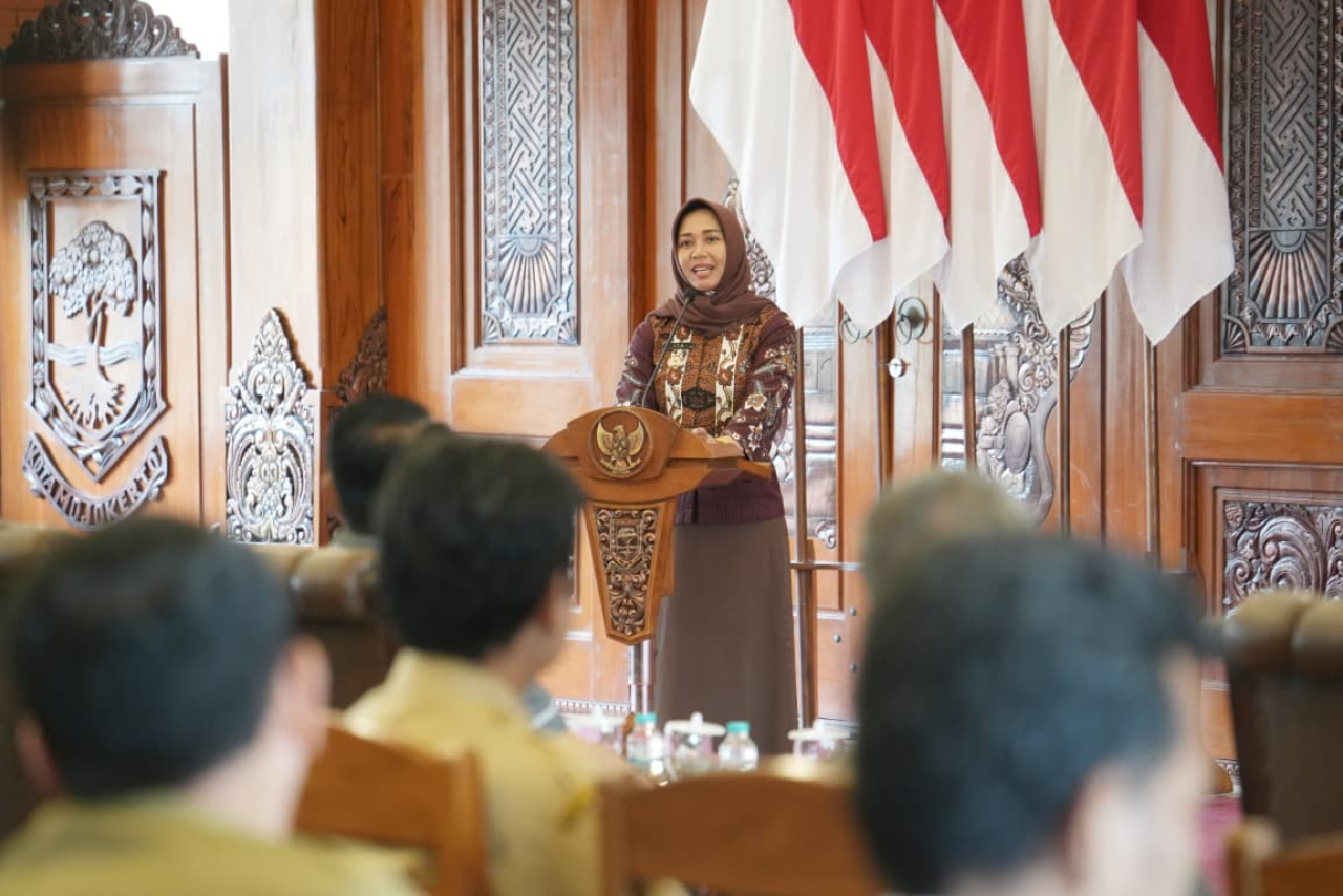 High Level Meeting (HLM) Tim Pengendalian Inflasi Daerah (TPID) di Ruang Sabha Mandala Madya, Balai Kota Mojokerto, pada Selasa (16/12).