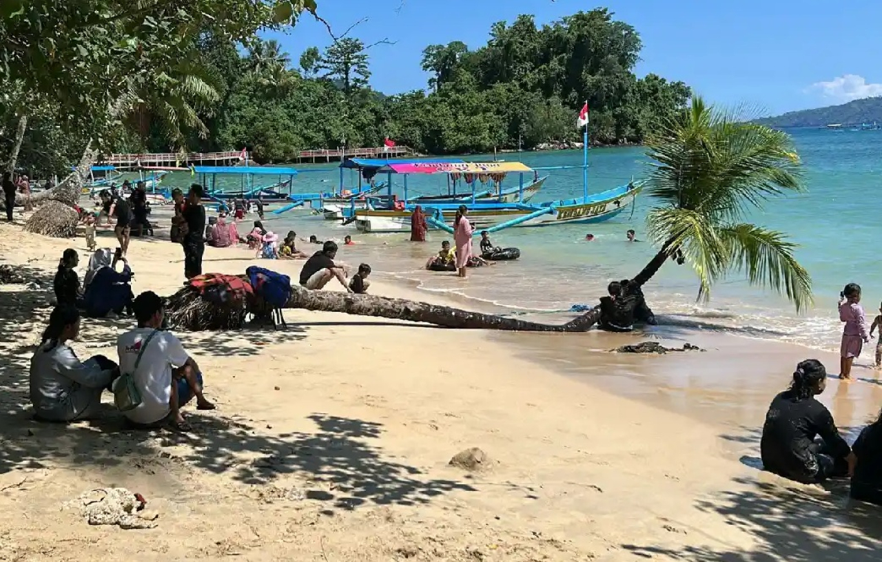 Kawasan destinasi wisata Pantai Pasir Putih, Trenggalek, Jawa Timur. SP/ TRG